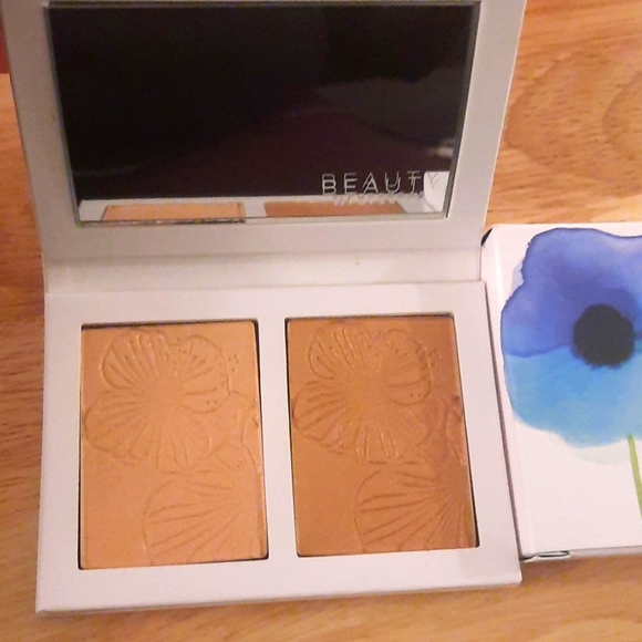 beauty by popsugar Other - 5/$15 Beauty by Popsugar Be Bright Shimmer Highlighter